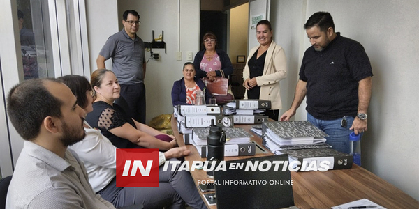 PRESENTAN DOCUMENTOS RESPALDATORIOS DE LA EJECUCIÓN PRESUPUESTARIA A LA JUNTA MUNICIPAL DE CAMBYRETÁ - Itapúa Noticias