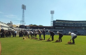 Dieron palada inicial a obras del estadio ODD - La Tribuna