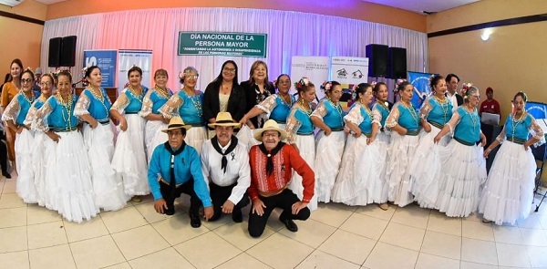 Celebración del “Día Nacional del Adulto Mayor”: Fiesta y Reconocimiento