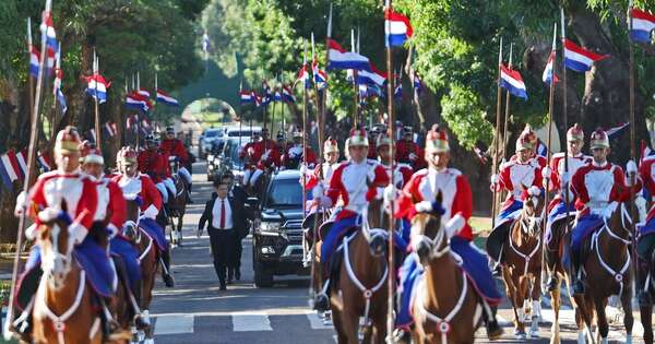 La Nación / Ejecutivo rindió homenaje a miembros de la Caballería y a los jinetes por su día