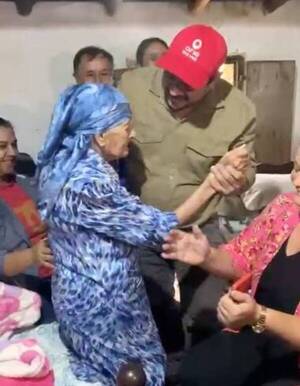 [VIDEO] Abuelita cumplió 106 años y lo festejó al ritmo de la polca