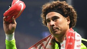 Memo Ochoa consuma el tercer descenso de su carrera