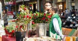 La Nación / Fiesta catalana: Hoy es la celebración de Sant Jordi y La Moreneta