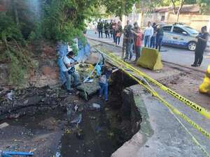 Raudal fatal en  Luque: inspeccionan puente desde donde cayó el auto - Policiales - ABC Color