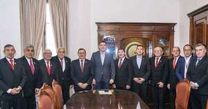 La Nación / Buscan apoyo del vicepresidente en proyecto que beneficia a retirados de la fuerza pública