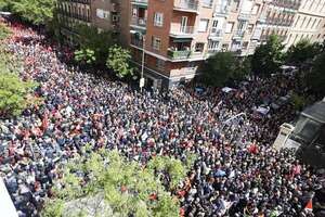 Militantes y dirigentes socialistas cierran filas en torno a Sánchez: “Pedro, quédate” - Mundo - ABC Color