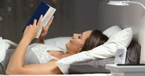 La Nación / Conocé los increíbles beneficios de leer un libro antes de dormir