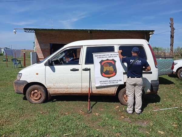 Allanan viviendas e incautan rodado y armas de fuego, tras denuncias sobre abigeatos - Noticiero Paraguay