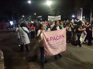 Hambre Cero: pacientes oncológicos siguen sin recibir respuestas ante reclamo por medicamentos - Nacionales - ABC Color