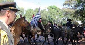 La Nación / Escuela Artigas recibió a jinetes uruguayos - OJO Galería