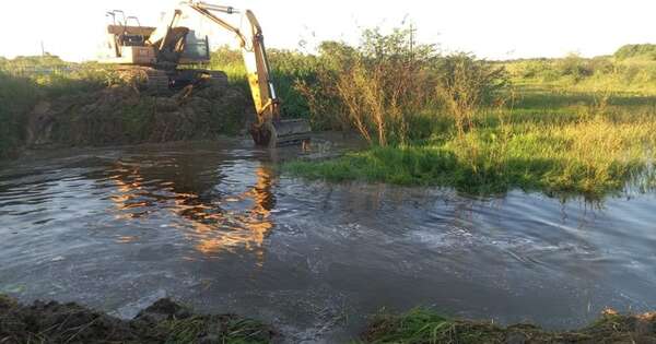 Diario HOY | Realizan intensas labores de limpieza en todo el departamento de Ñeembucú