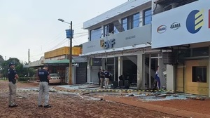 Violento asalto a sucursal del BNF en Natalio, Itapúa