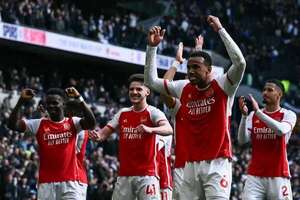 El Arsenal golea, resiste y presiona al City - Fútbol Internacional - ABC Color