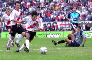 Versus / ‘Pipino’ Cuevas recuerda el gol suyo (y relato) que emocionó a todo River 