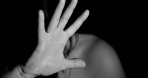 Diario HOY | Usa gorro, tapabocas, guantes y preservativo: violó a 9 mujeres en últimas semanas