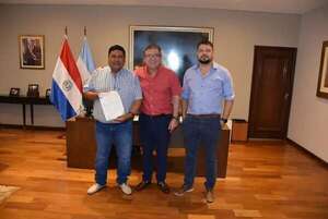 Sin rastros de los G. 38.054 millones entregados por la EBY para Ñemity - Política - ABC Color