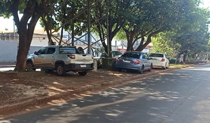 “Festín” en CDE con los vehículos estacionados en lugares prohibidos - La Clave