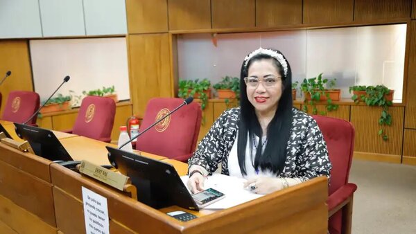 Juez ordena a Yamy Nal desbloquear en X a abogada que la demandó por censura - Radio Imperio 106.7 FM