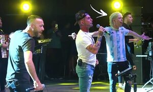 Cantante argentino estaba en avión amenazado por bomba en Silvio Pettirossi