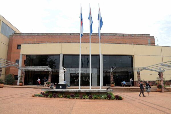 Fue evacuado el Palacio de Justicia de Luque tras amenaza de bomba