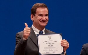 Senador Orlando Penner anuncia su salida de Patria Querida
