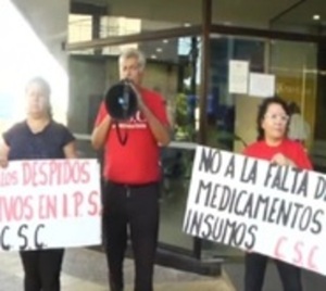 Obreros se manifiestan frente al Ministerio del Trabajo - Paraguay.com