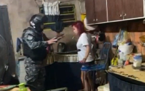 Adolescente de 16 años intentó apuñalar a su abuela con cuchillo - Noticiero Paraguay