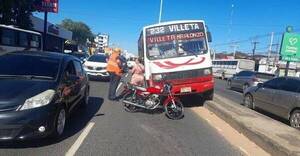 A chofer de micro le dio un patatús mientras manejaba en plena ruta Transchaco