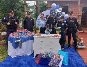 ¡Qué ídolo! Niño festejó su cumple con temática de la policía