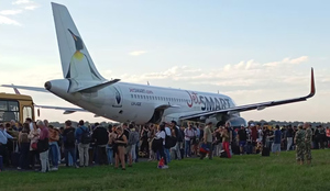 Descartan amenaza de bomba en vuelo de Paraguay a Argentina que parti贸 sin inconvenientes - Revista PLUS