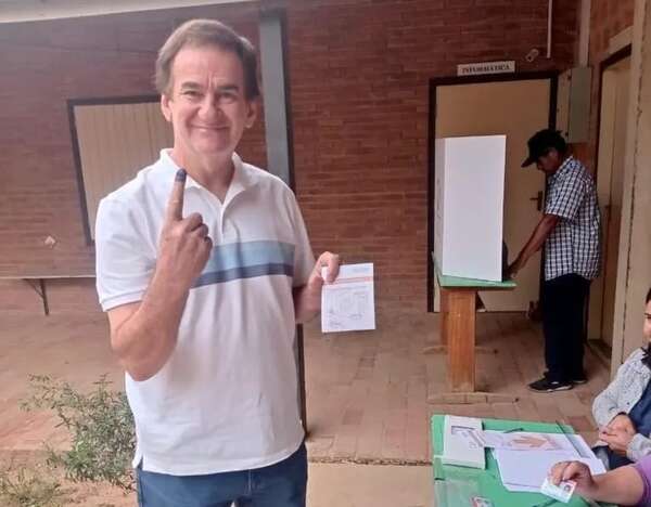 Cambio de bando de Penner: opositores lo tildan de estafa electoral, aunque no se sorprenden - Política - ABC Color