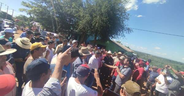 La Nación / Productores de mandioca seguirán movilizados hasta conseguir precio justo