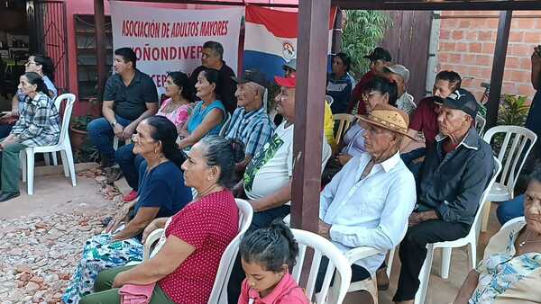 Asociación de adultos mayores recibe anteproyecto del futuro hospital geriátrico en Concepción