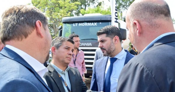 Grau dice que Nenecho busca vender tierras para pagar deudas, pero la Intendencia sale a desmentirlo