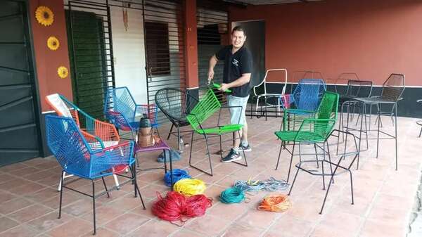 Artesano afirma tener mucha bendición luego de haberle hecho el sillón de cable al papa Francisco - Nacionales - ABC Color