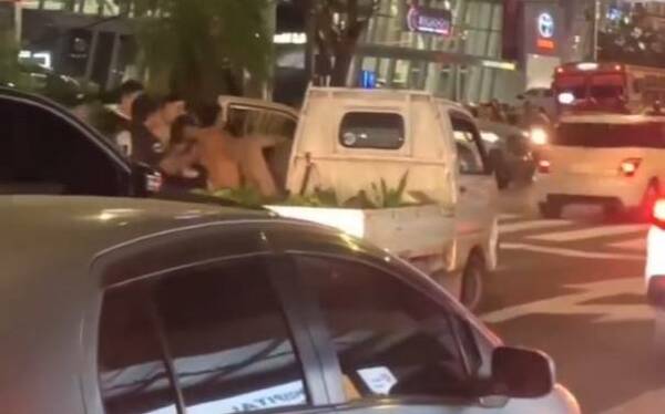Hinchas de Olimpia atacaron a un trabajador