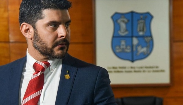 Abuchean a Nenecho Rodríguez - Teleshow