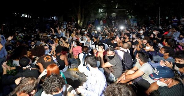 El régimen cubano condenó con hasta 15 años de prisión a 138 manifestantes antigubernamentales