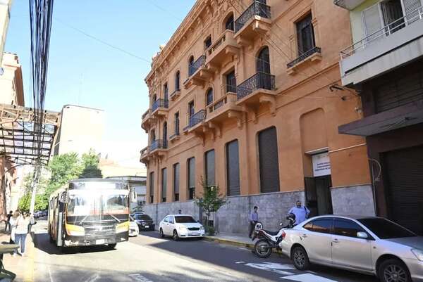 MEF sostiene que redujo el gasto salarial - Economía - ABC Color