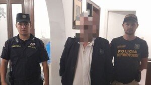 Escribano detenido por supuesta colaboración con banda de robacoches en Asunción