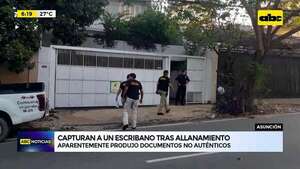 Video: Escribano suspendido fue capturado tras allanamiento  - ABC Noticias - ABC Color
