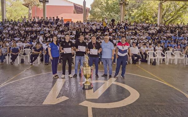 Celebran con campeones nacionales