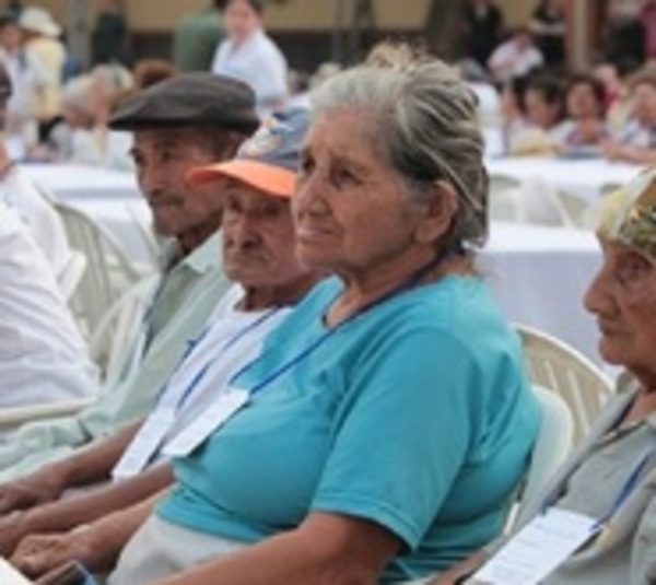 Miles de abuelos mayores de 80 años siguen laboralmente activos - Paraguay.com