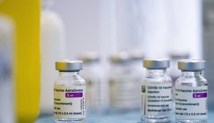 AstraZeneca admite que su vacuna COVID puede tener efecto secundario raro y potencialmente letal