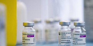 AstraZeneca admite que su vacuna COVID puede tener efecto secundario raro y potencialmente letal
