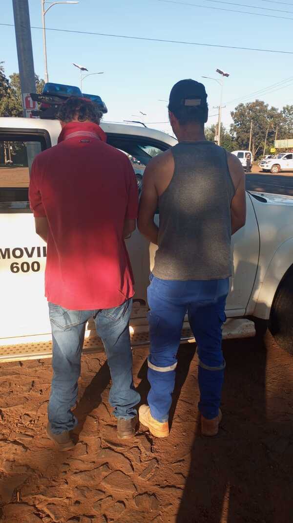 Policía detiene a dos hombres por órdenes de captura en Cap. Miranda