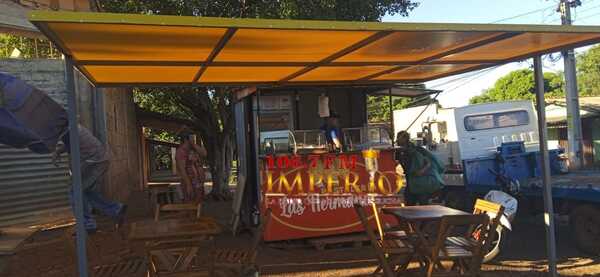 Delincuentes pelan un copetín en el barrio San Blas - Radio Imperio 106.7 FM