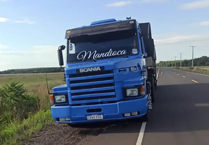 Recuperan un vehículo de gran porte en zona de San José, denunciado como robado - Noticiero Paraguay