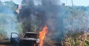 La Nación / Vehículo con falla mecánica se incendió por completo en Cambyretá