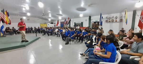 Fundación con una Sonrisa promueve charla sobre prevención del consumo de sustancias